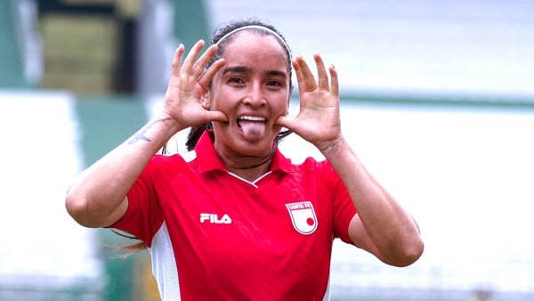 Golazo desde casi mitad de cancha y victoria de Santa Fe en Manizales