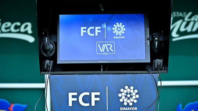 Monitor del VAR en la Liga BetPlay - VizzorImage