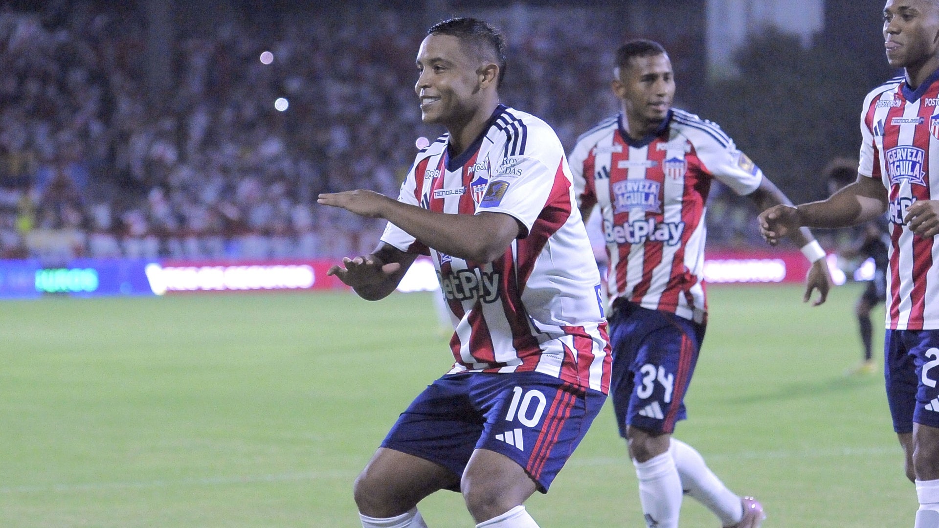 Junior venció a América en el último minuto