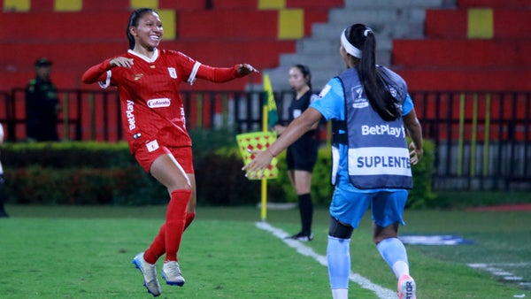 América goleó a Bucaramanga en el Montanini y mantiene su racha