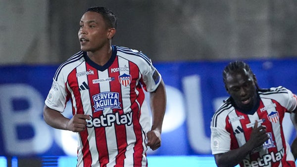 Yimmi Chará se devoró el gol con Junior ante Santa Fe Yimmi Chará se devoró el gol con Junior ante Santa Fe