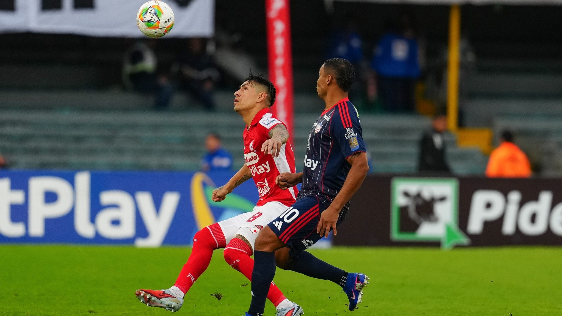 Junior casi sorprende a Santa Fe