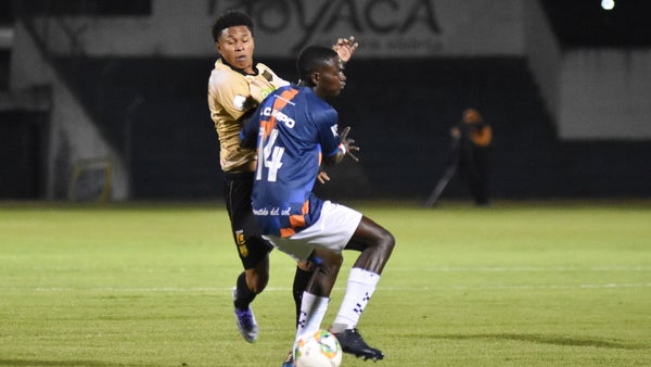 Águilas Doradas derrotó en el último minuto a Boyacá Chicó Águilas Doradas derrotó en el último minuto a Boyacá Chicó