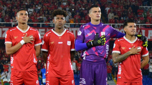 Jorge Soto evitó con suspenso el gol de Jaguares sobre América Jorge Soto evitó con suspenso el gol de Jaguares sobre América