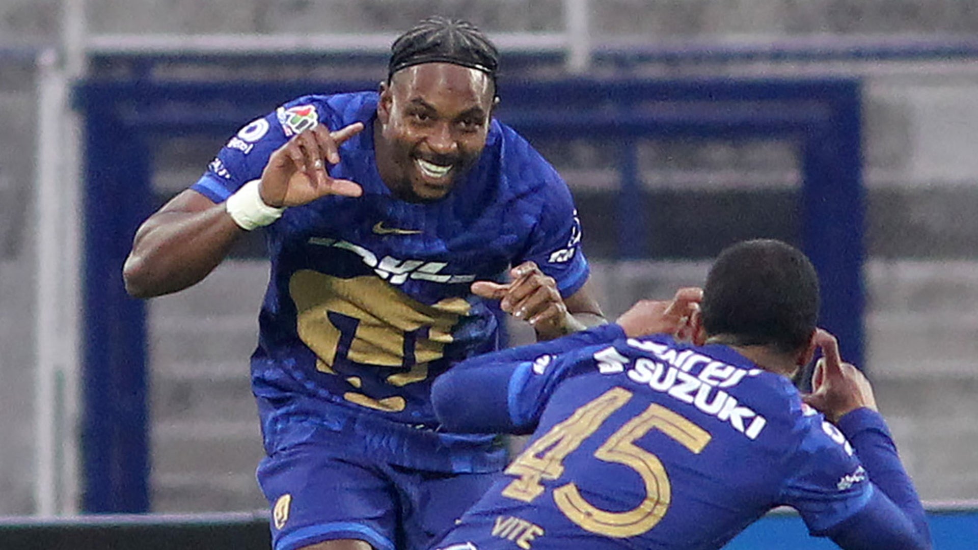 Álvaro Angulo genera revuelo en México con un doblete para Pumas vs. Monterrey - AFP