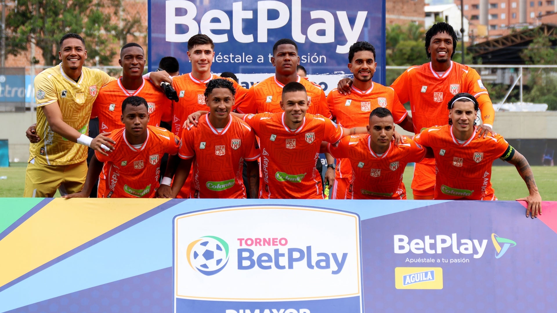 Envigado casi le marca un golazo al ángulo a Deportes Quindío - VizzorImage