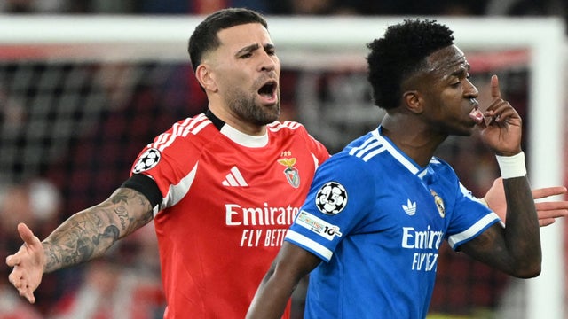 Nicolás Otamendi y Vinicius Jr en Benfica vs Real Madrid - AFP