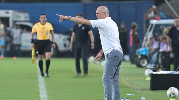 Alfredo Arias no oculta su preocupación por la defensa de Junior