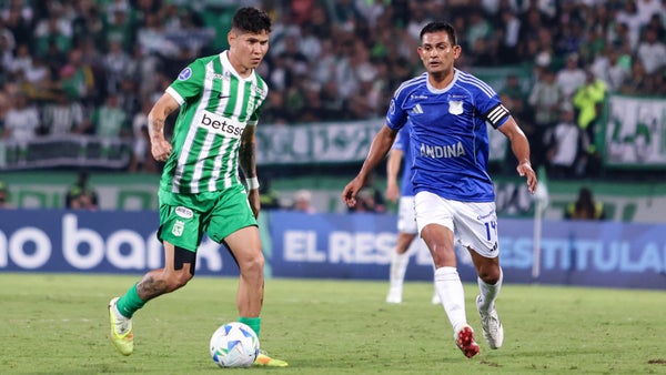 Mackalister y su gran gesto con hinchas de Millonarios en el Atanasio