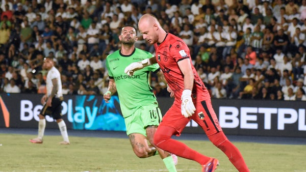Espectacular salvada de Miguel Ortega en el Llaneros vs. Inter