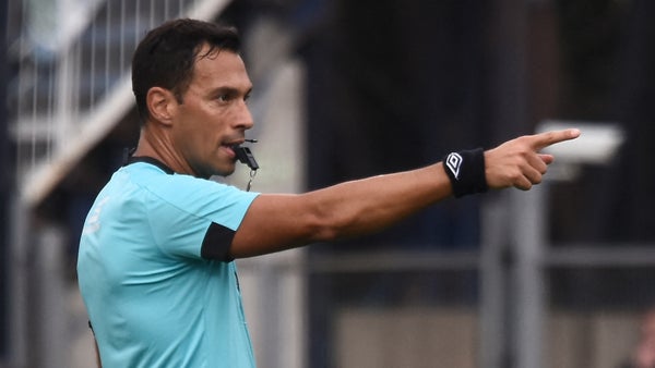 Por esta falta sobre Lucumí, América pateó penal vs. Bucaramanga