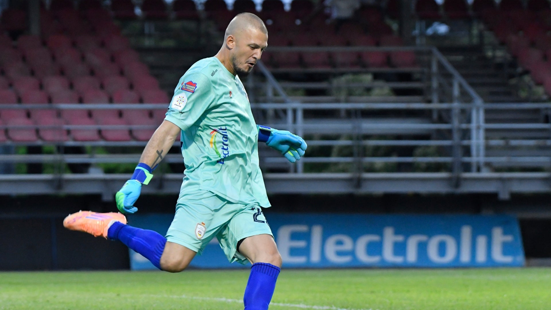 Guillermo Gómez le negó de gran manera el gol a Orsomarso vs. Cartagena - VizzorImage