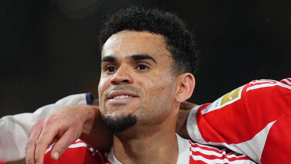 Luis Díaz protagoniza conmovedora escena con sus hijas en Bayern