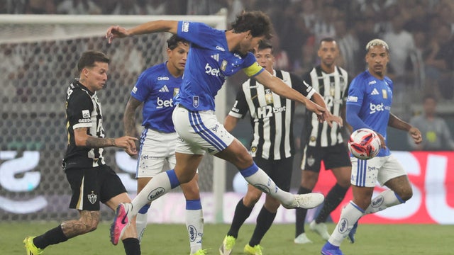 Batalla campal en Brasil opacó la final entre Cruzeiro y Atlético Mineiro - AFP