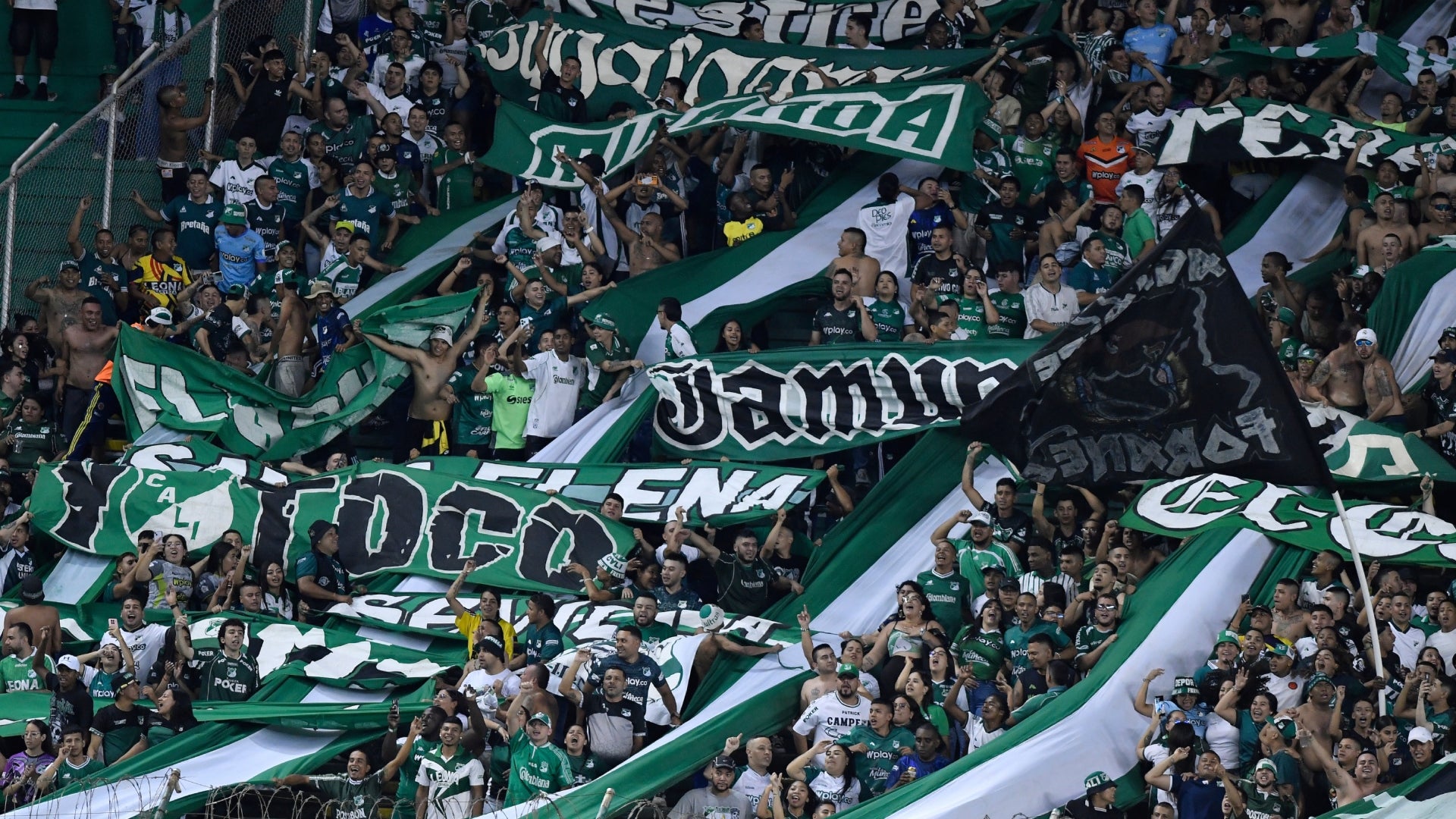 Una parte de la hinchada de Deportivo Cali ya no aprobaba la continuidad de Alberto Gamero - Vizzor