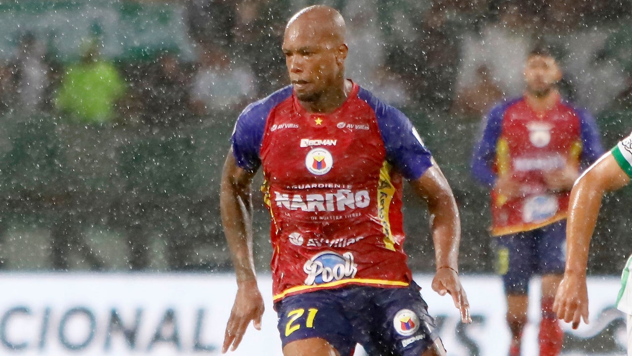 Edwin Velasco deja a Pasto con diez por doble amarilla ante América