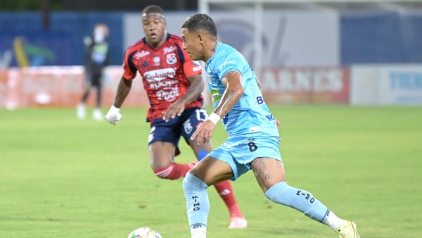 Medellín cometió doble error y Jaguares celebró el primer gol Medellín cometió doble error y Jaguares celebró el primer gol