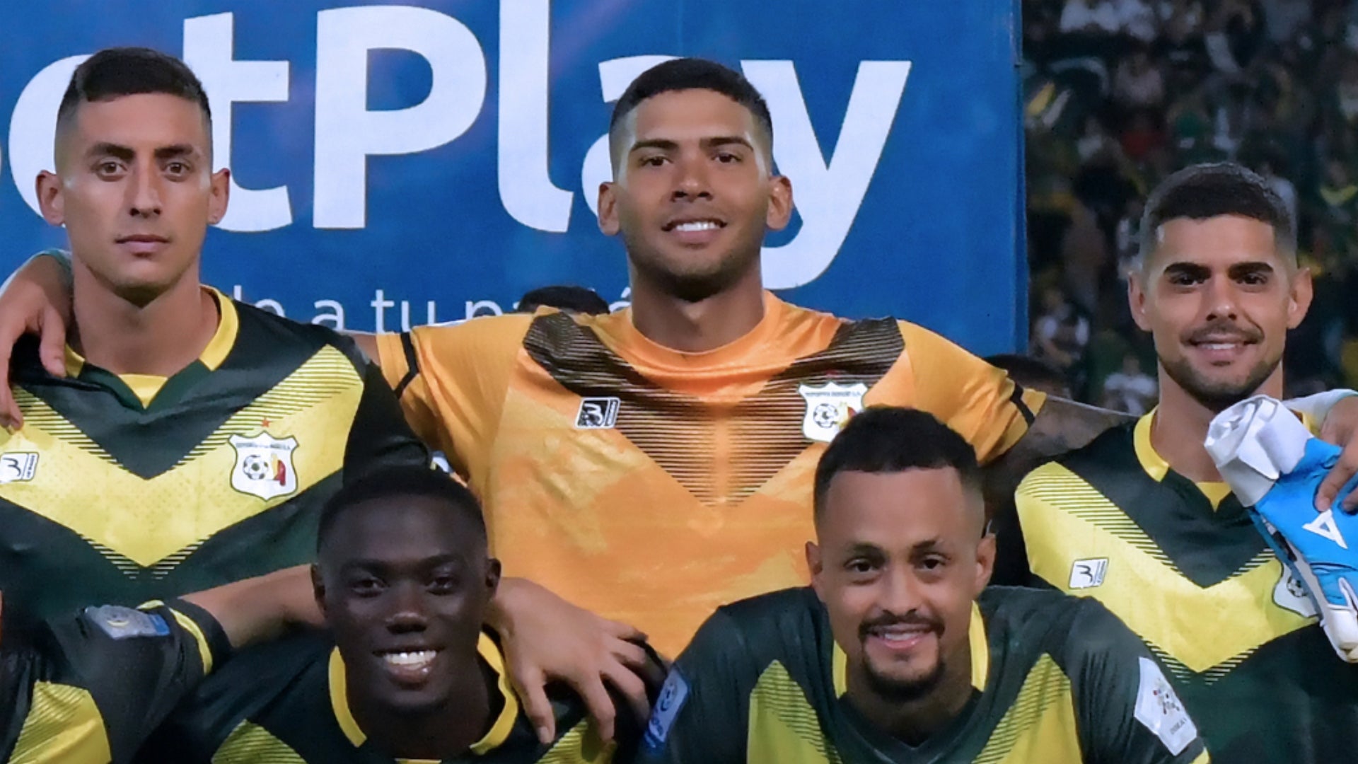 Pabón voló y le negó un golazo a Real Cundinamarca vs. Quindío - VizzorImage