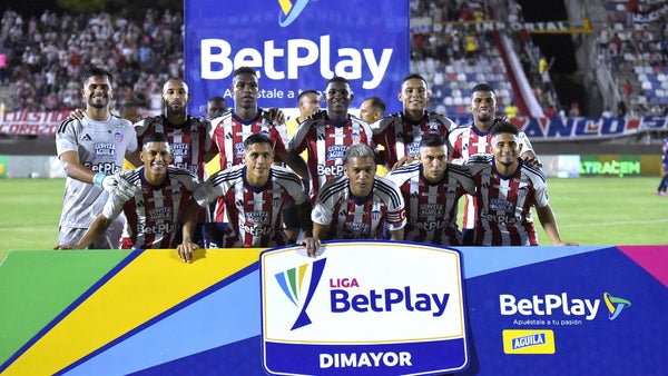 Junior recibiría oferta formal del exterior por Mauro Silveira