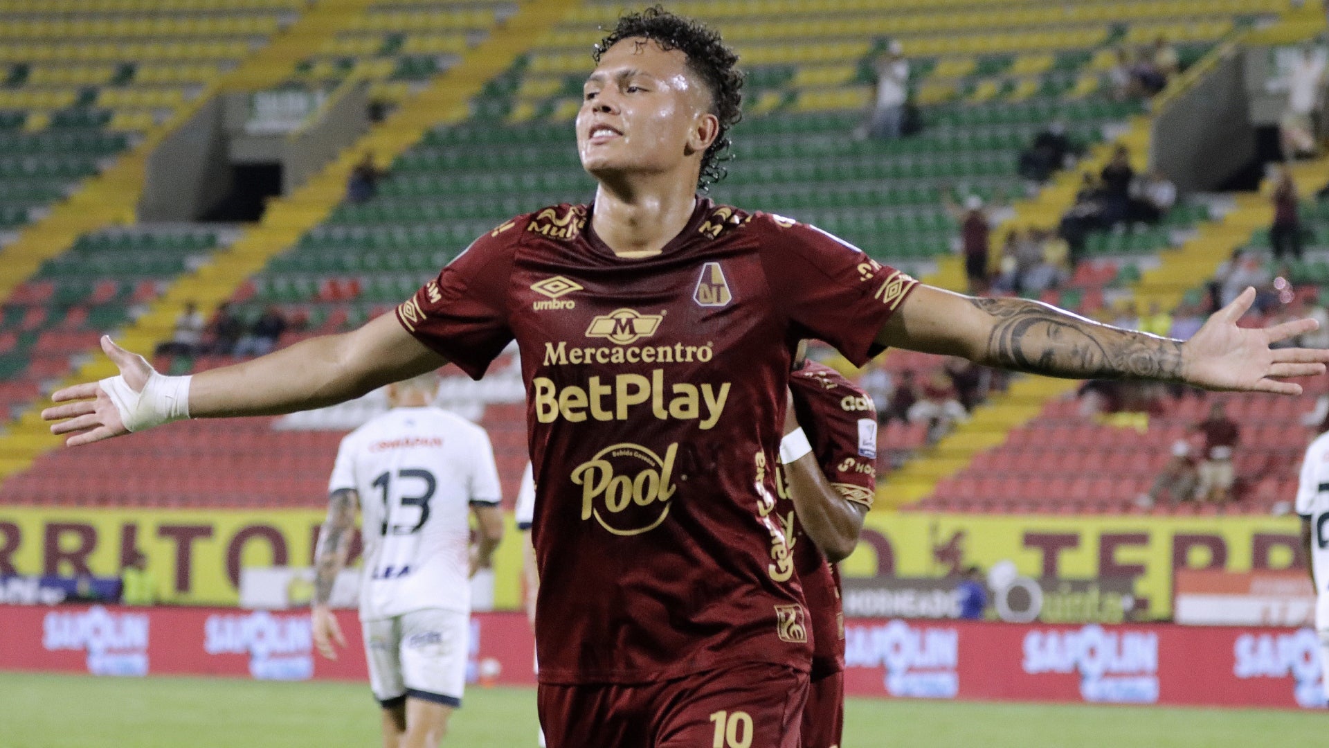 Tolima se hizo fuerte en casa_ venció a Fortaleza y desplazó a Millonarios de los 8 - VizzorImage