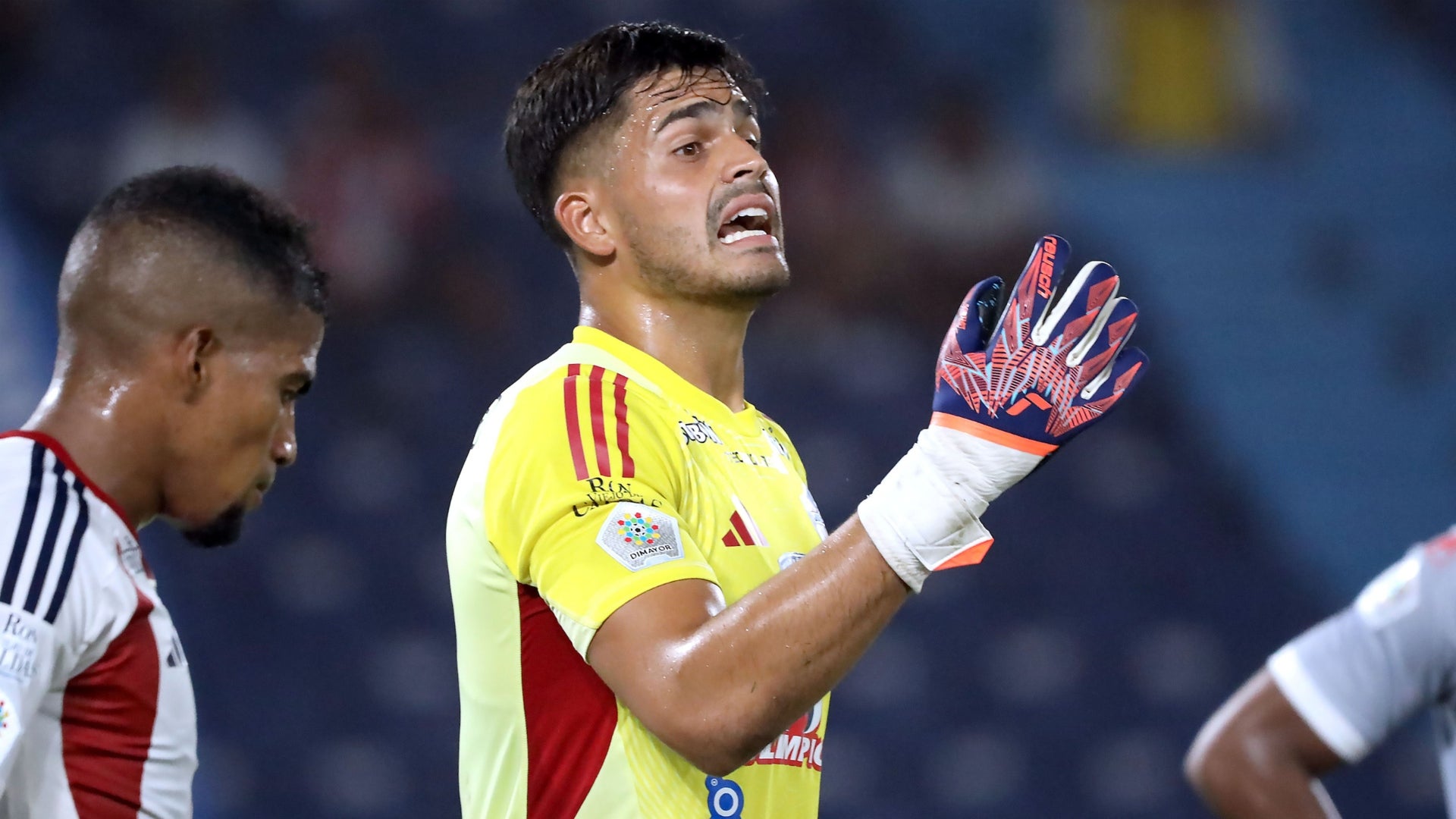 Mauro Silveira evitó dos golazos de Medellín contra Junior - VizzorImage