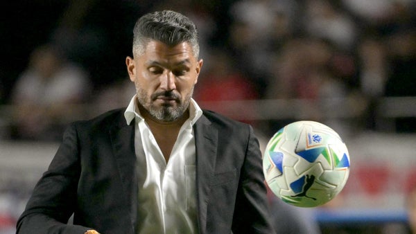 Gandolfi fue presentado en su nuevo club tras salir de Nacional