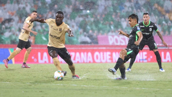 Cardona casi marca un golazo con Nacional ante Inter Bogotá