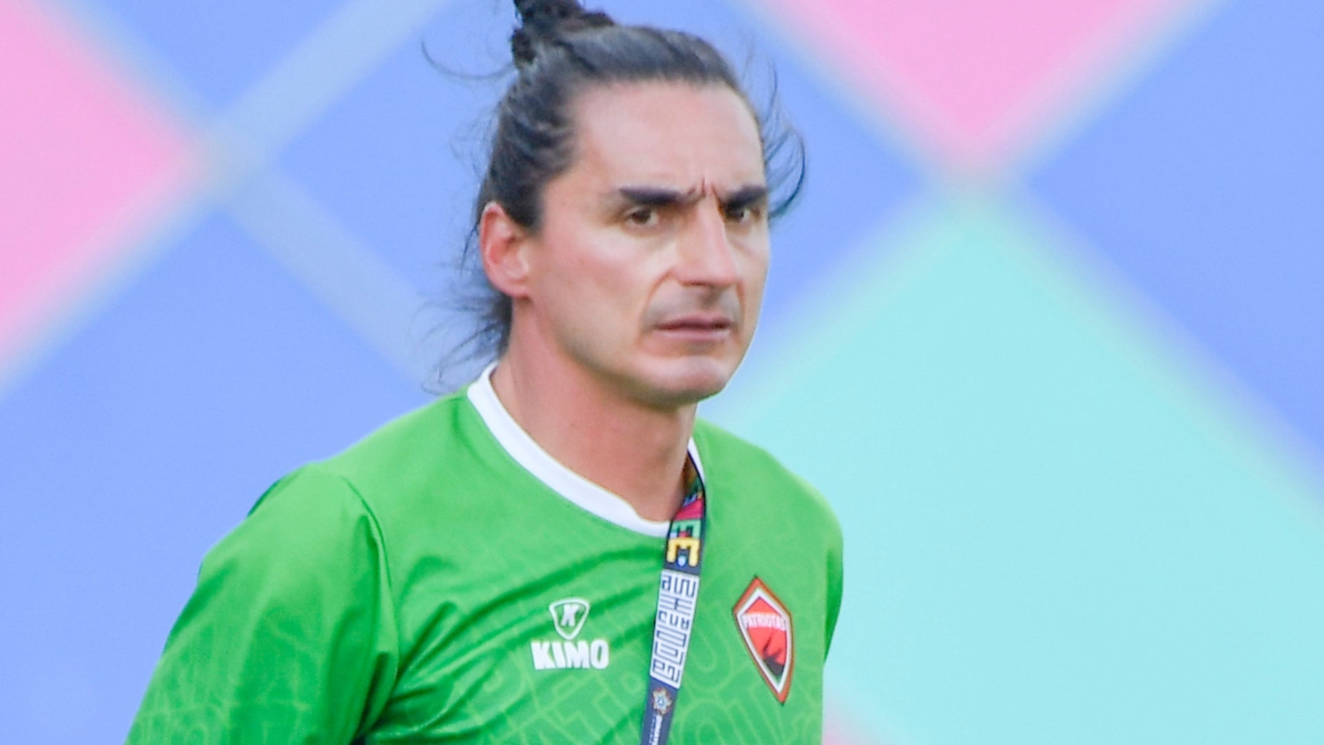 Carlos Giraldo, DT de Patriotas, recibió contundente sanción - VizzorImage