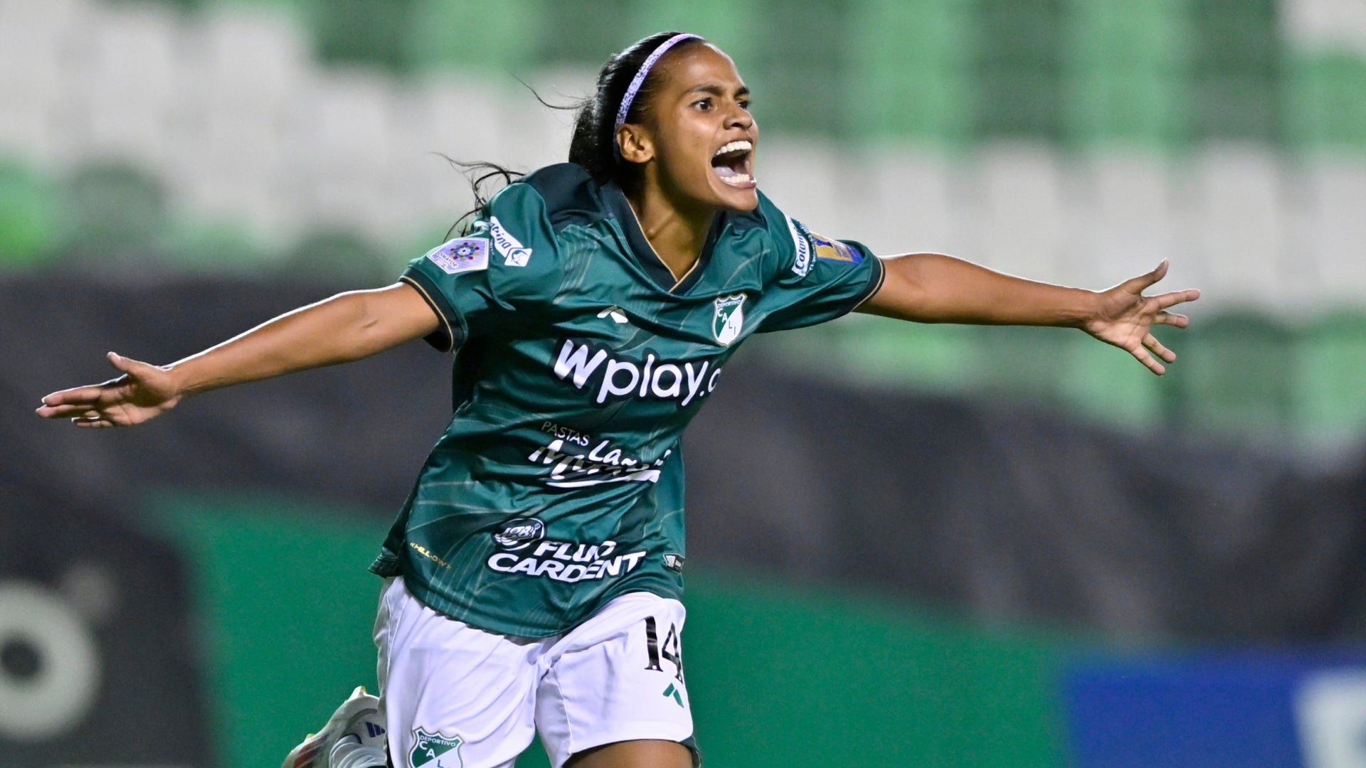 Deportivo Cali sorprendió a Santa Fe con golazo de camerino de Michelle Vásquez - VizzorImage