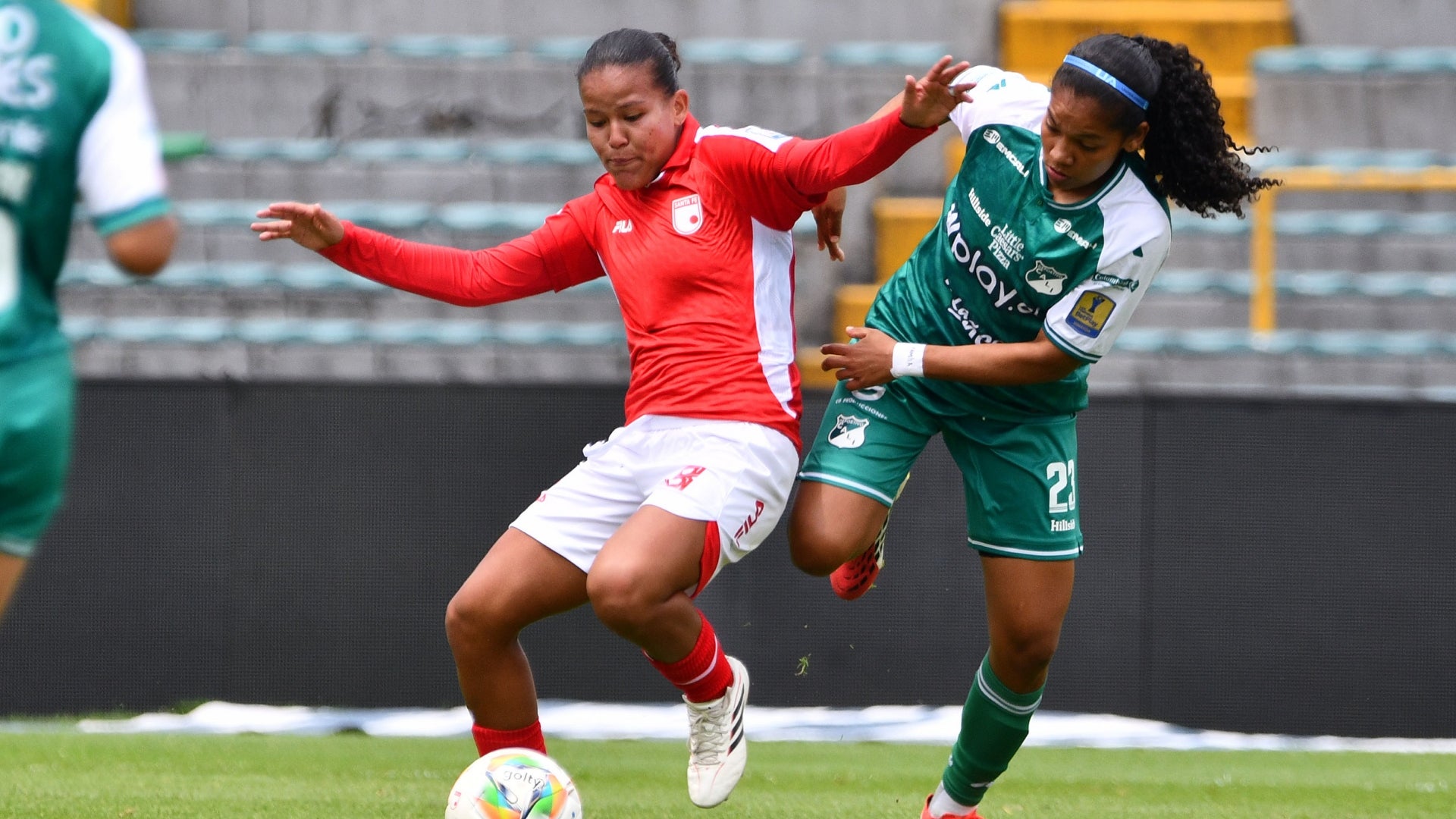 ¡Roja para Santa Fe! Las 'leonas' protestaron decisión vs. Cali - VizzorImage
