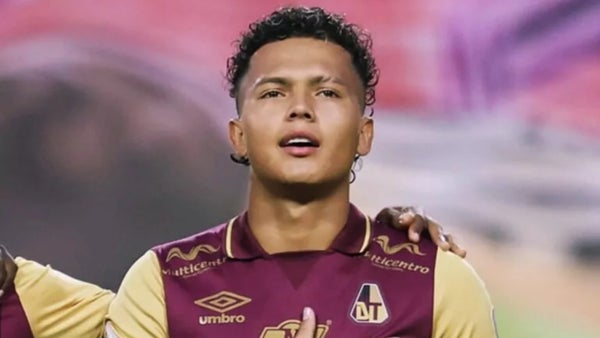 'Tatay' Torres anotó para Tolima, pero el gol fue anulado por fuera de lugar