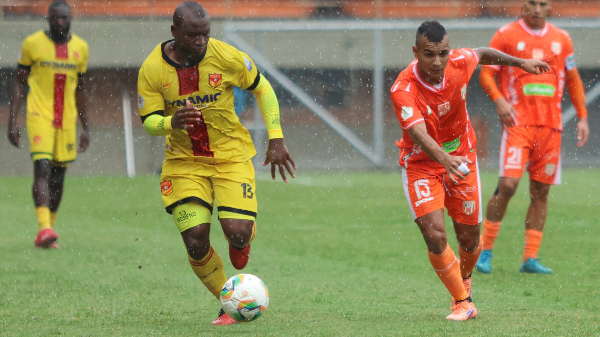 Envigado se quedó con uno menos