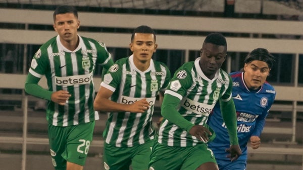 Atlético Nacional cayó goleado ante Cruz Azul en Estados Unidos Atlético Nacional cayó goleado ante Cruz Azul en Estados Unidos