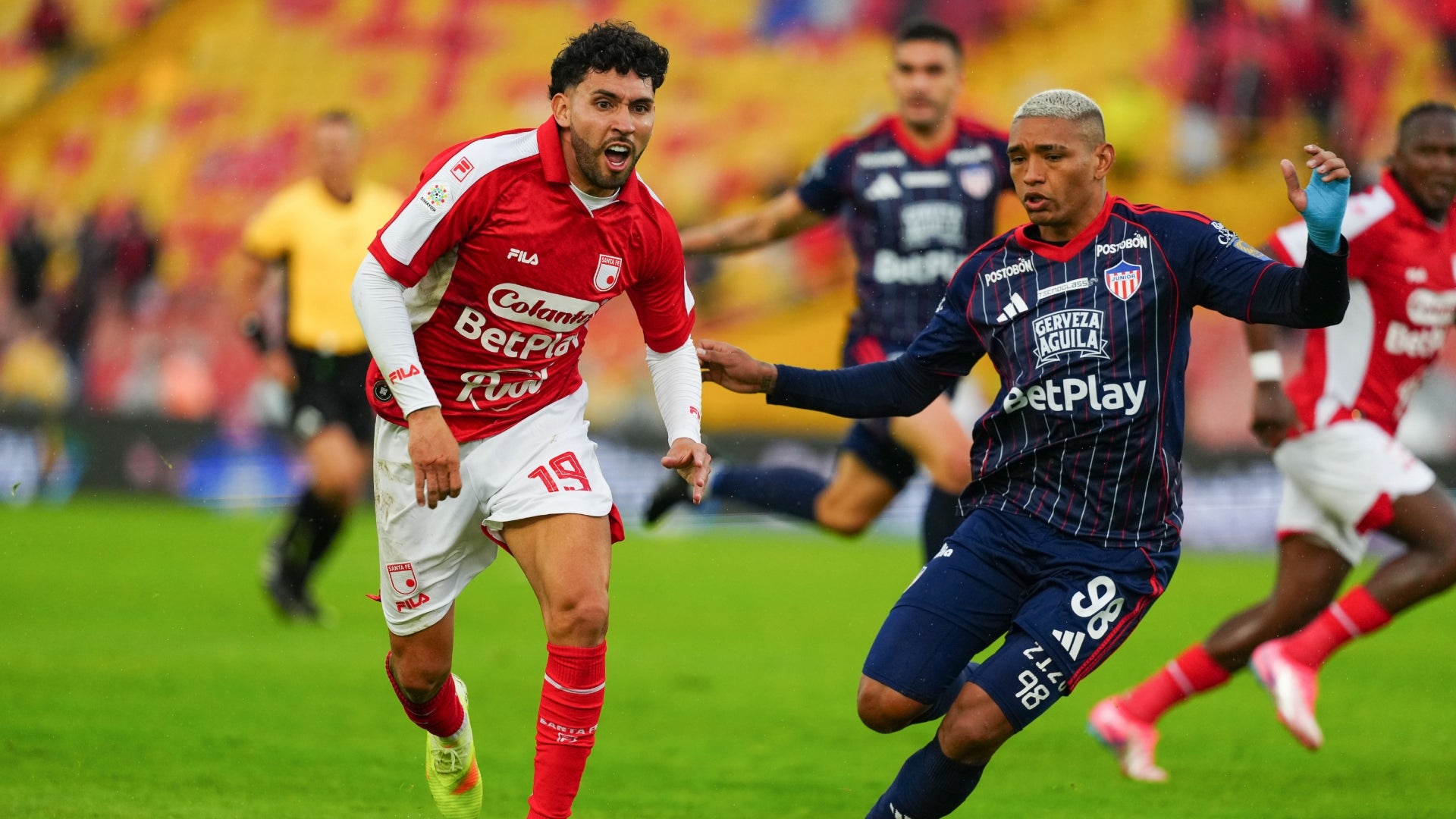 Junior y Santa Fe recibieron noticia urgente en la Liga BetPlay - VizzorImage