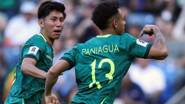 Bolivia derrotó a Surinam y quedó a un paso de la Copa Mundial de la FIFA™