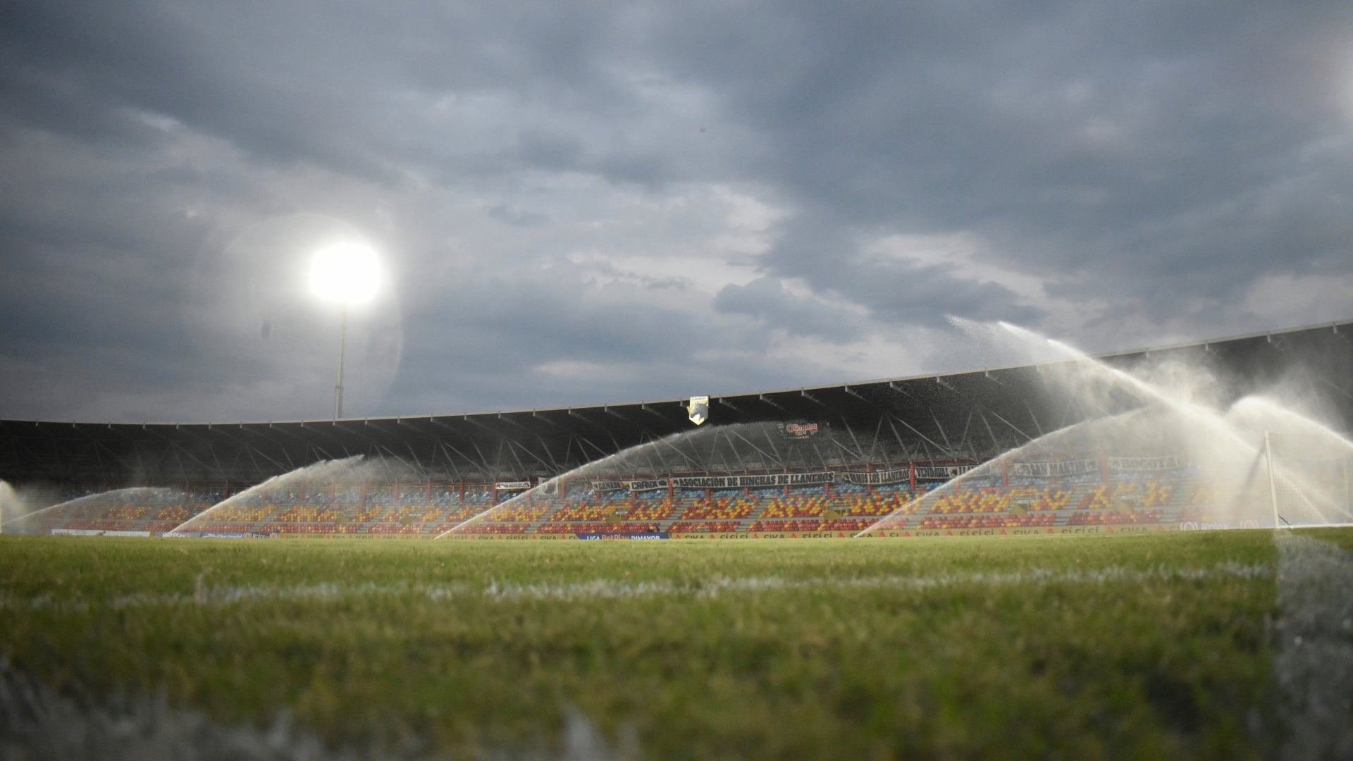 Llaneros y Pasto no pudieron continuar con su juego