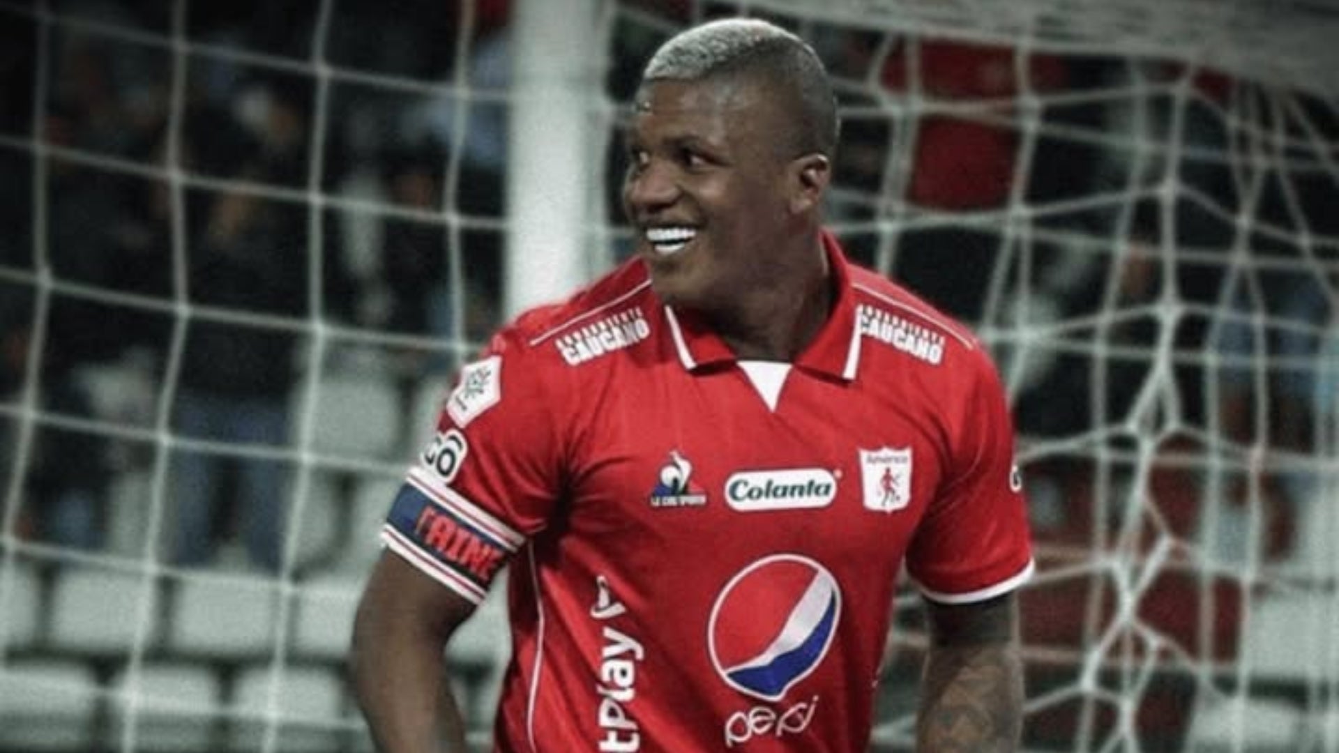 Marlon Torres estrelló un balón en el travesaño