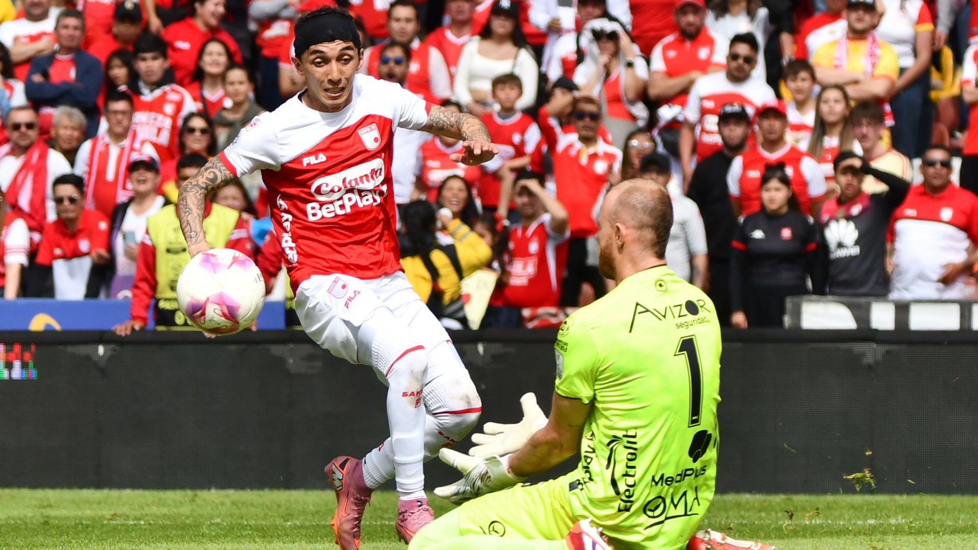 Ortega negó increíblemente el gol de Santa Fe sobre Llaneros - VizzorImage