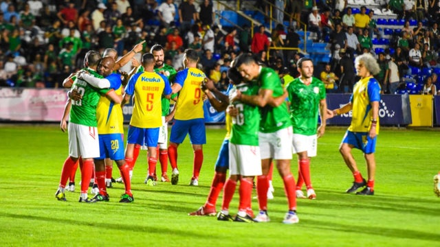 Colombia cayó ante las leyendas de México