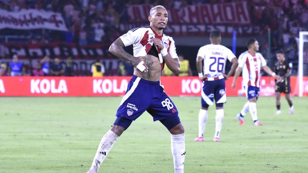 Jermein Peña estrena guayos personalizados de Junior en Libertadores