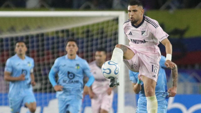 Rodrigo Ureña habló sobre el fútbol colombiano y chileno