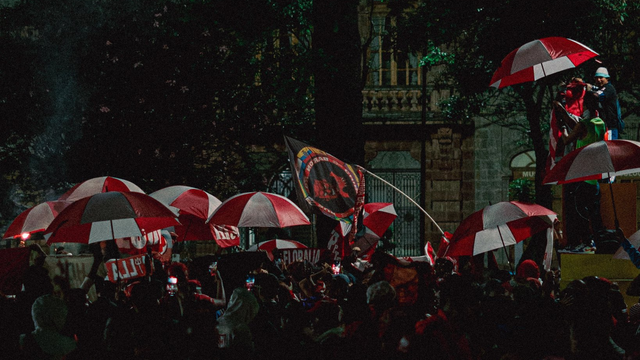 América tuvo caluroso banderazo en Ecuador previo a Sudamericana - @AmericadeCali