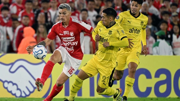 Santa Fe dejó escapar la victoria y empató ante Peñarol en la Libertadores Santa Fe dejó escapar la victoria y empató ante Peñarol en la Libertadores