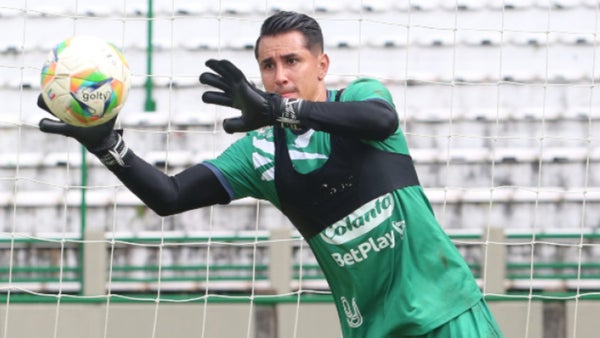 Joan Parra salvó a Once Caldas con una atajada clave