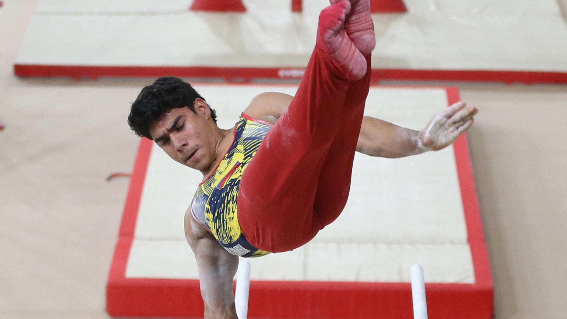 Ángel Barajas, campeón en barras paralelas en Copa del Mundo de Croacia - AFP
