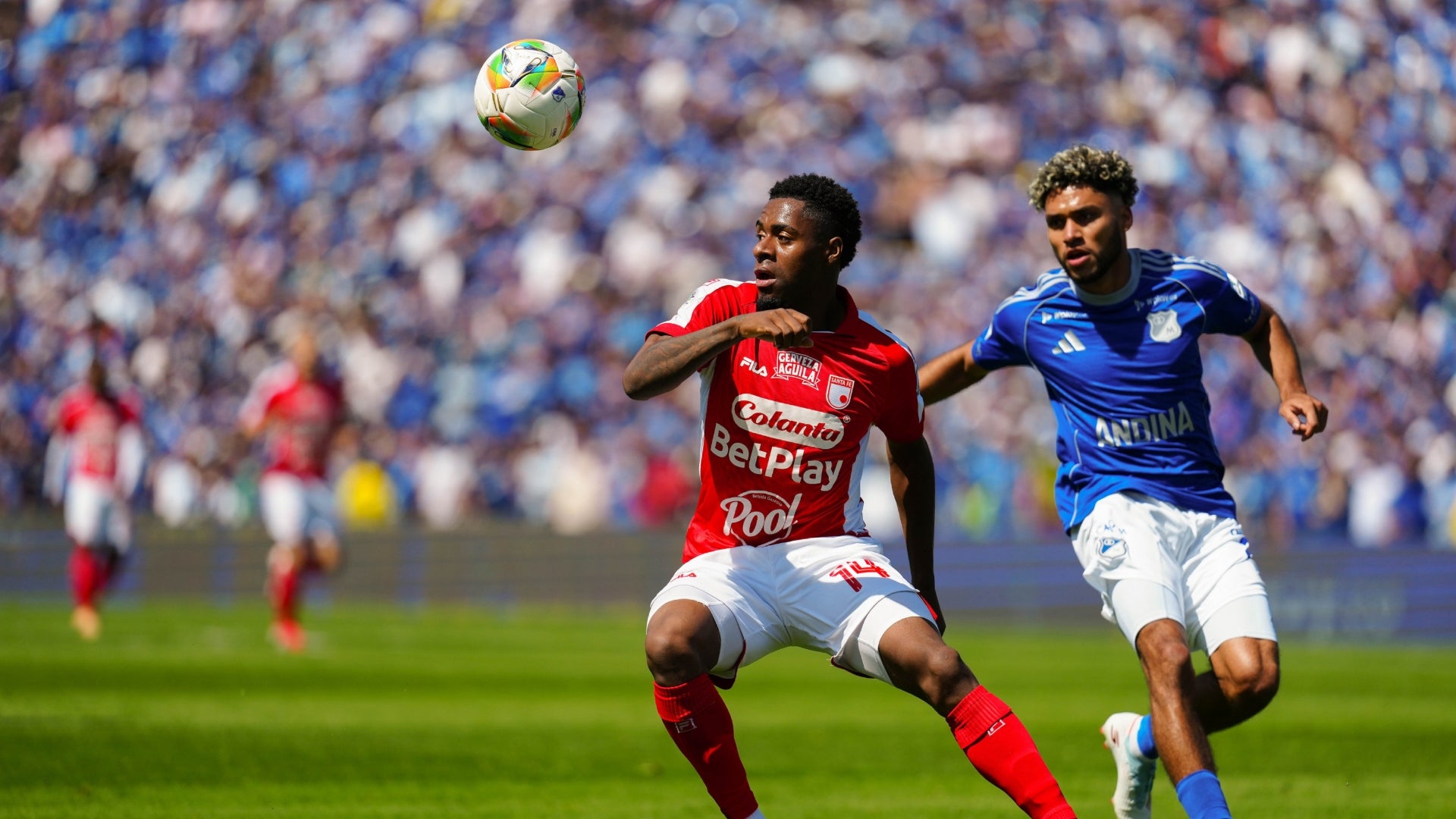 Millonarios y Sante Fe empataron en un clásico cargado de polémica y golazos - VizzorImage