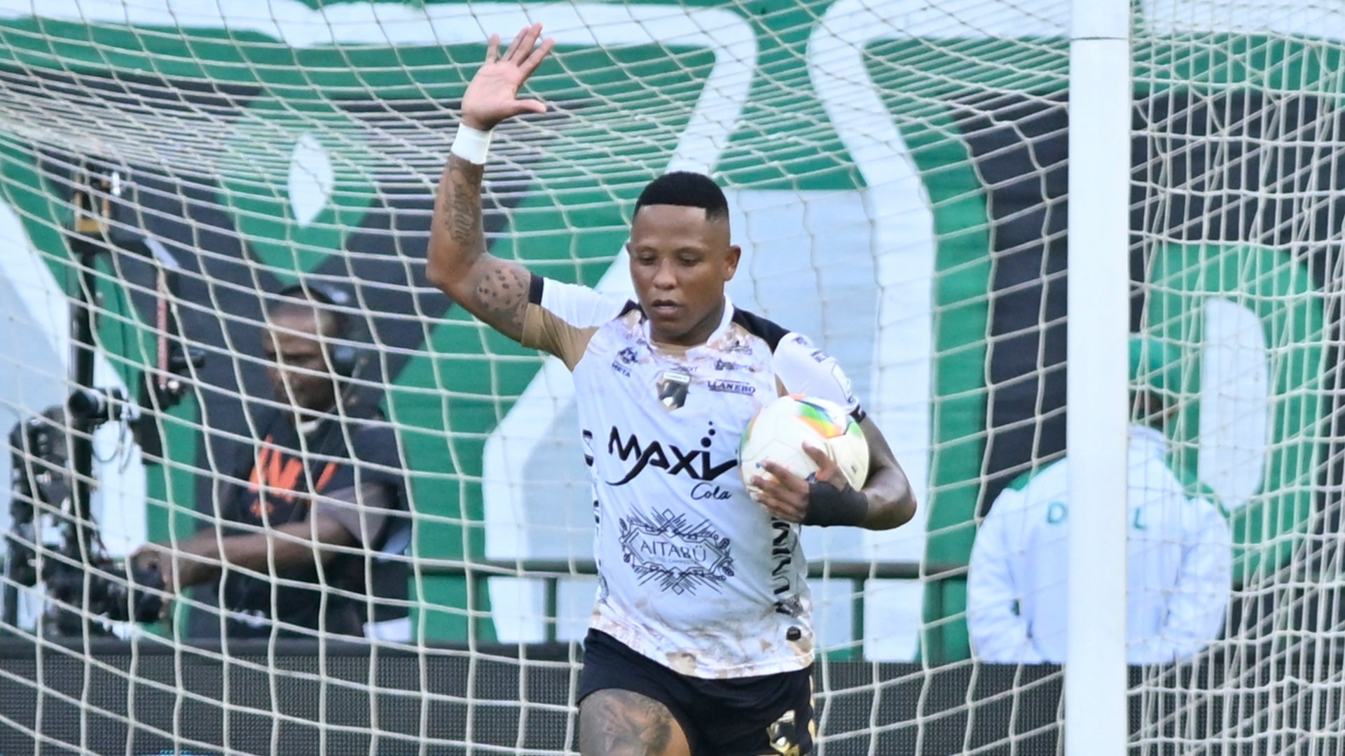 Jhon Vásquez iguala el Cali vs. Llaneros con la ley del ex - VizzorImage