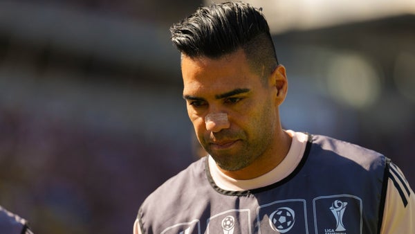 Mira la jugada polémica de Falcao con Millonarios ante Santa Fe