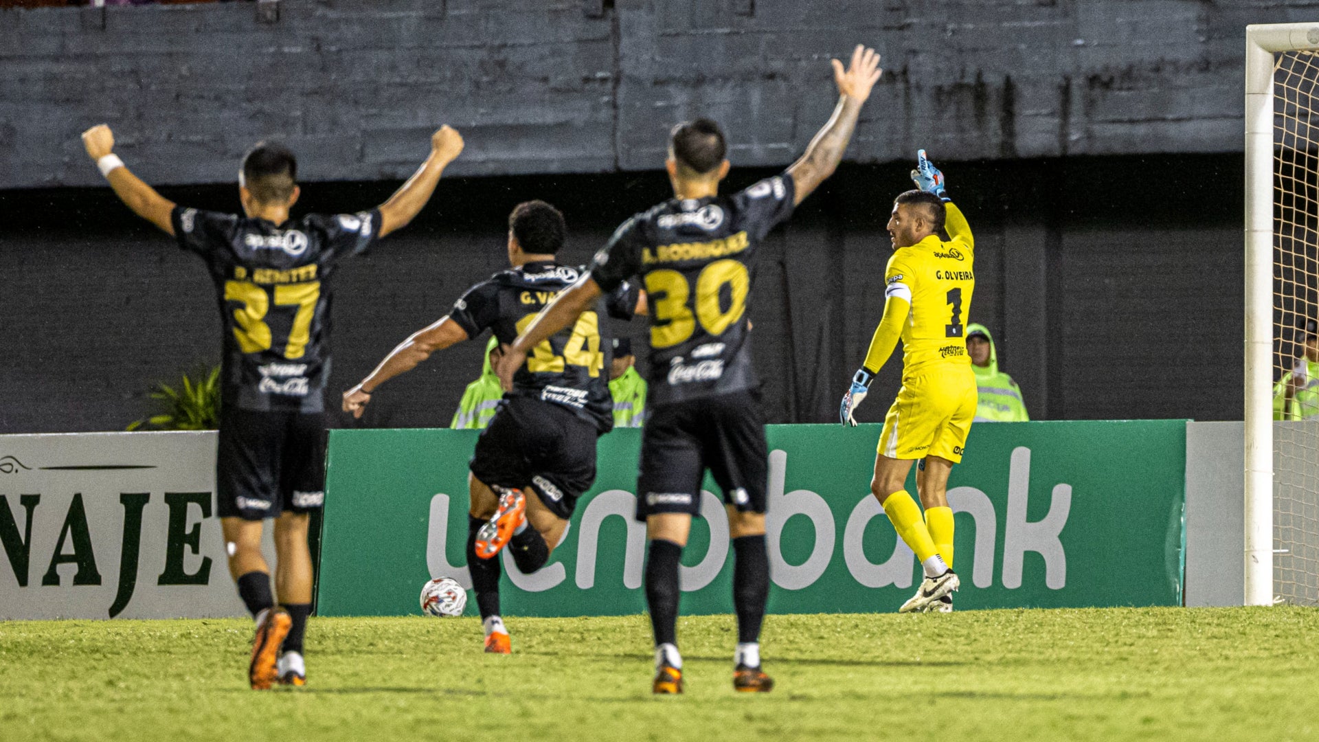 Imperdible gol en el fútbol paraguayo le da la vuelta al mundo