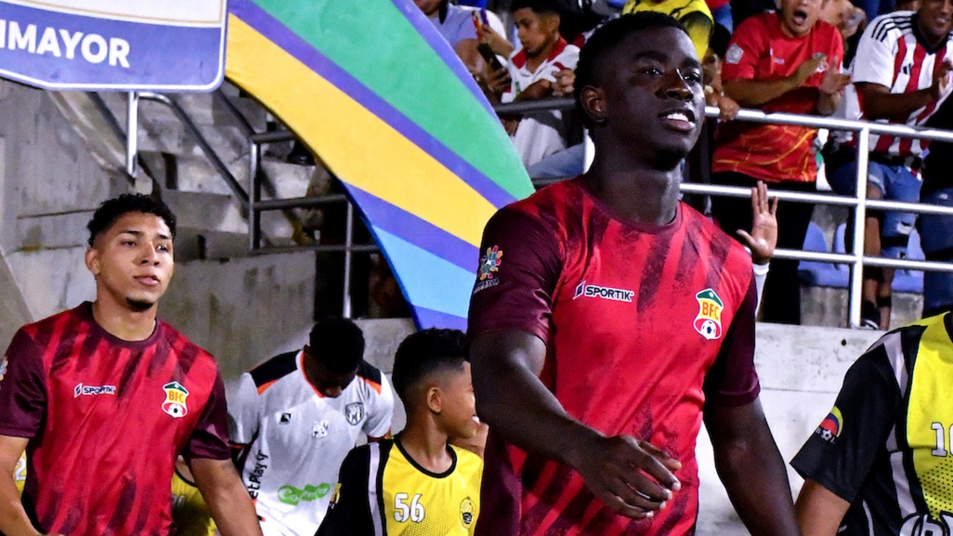 Polémica en Barranquilla por penal no sancionado vs. Envigado - VizzorImage